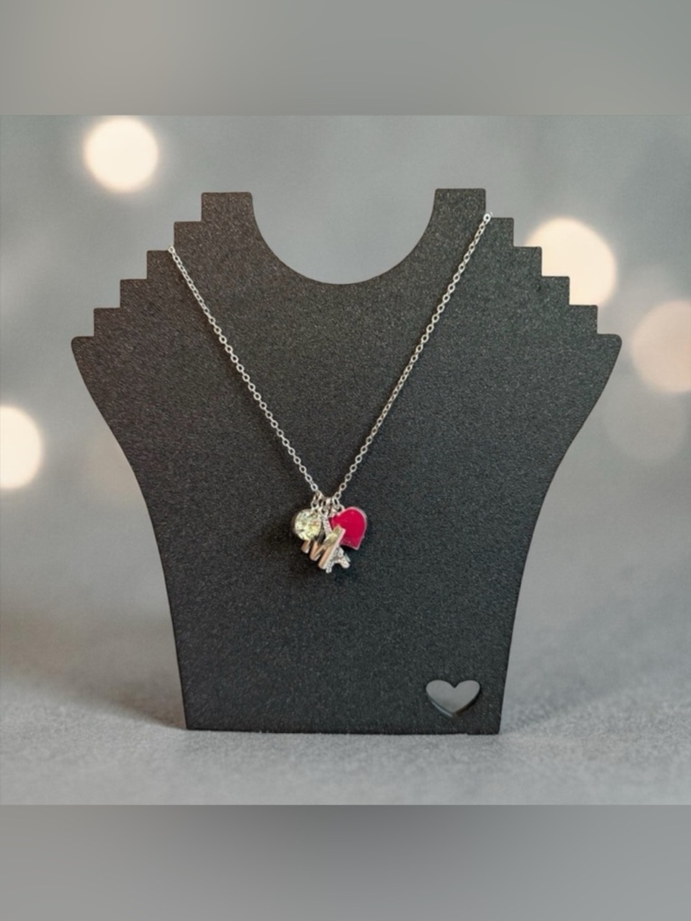🏷️‼️5/$25🏷️‼️🩶🩷Silver Tone Adjustable Necklace with 4 Charms/EUC🩶🩷